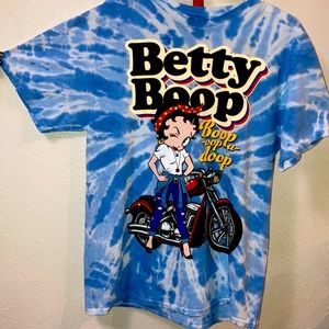Betty boop shirt 💙🤍